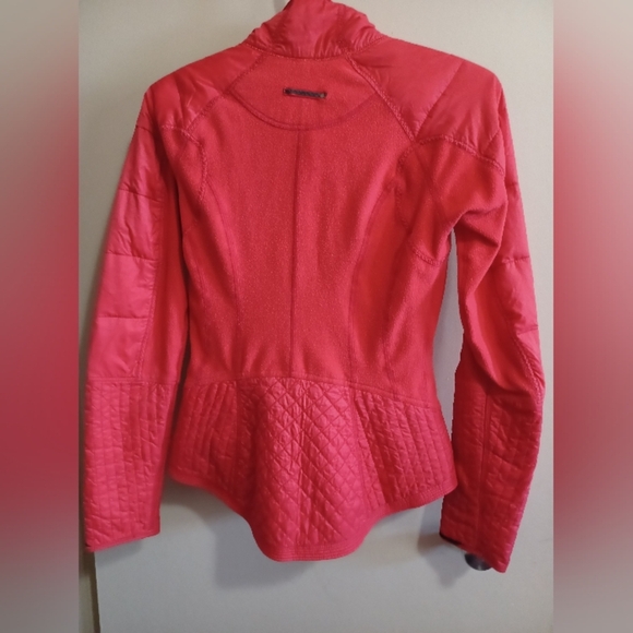 Lululemon Run: Bundle Up Jacket Love Red Sz S - Picture 4 of 9